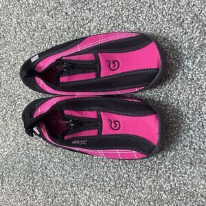 Size 8 Galim Water Shoes Pink Black Zip Slip On Lightweight Beach Swim